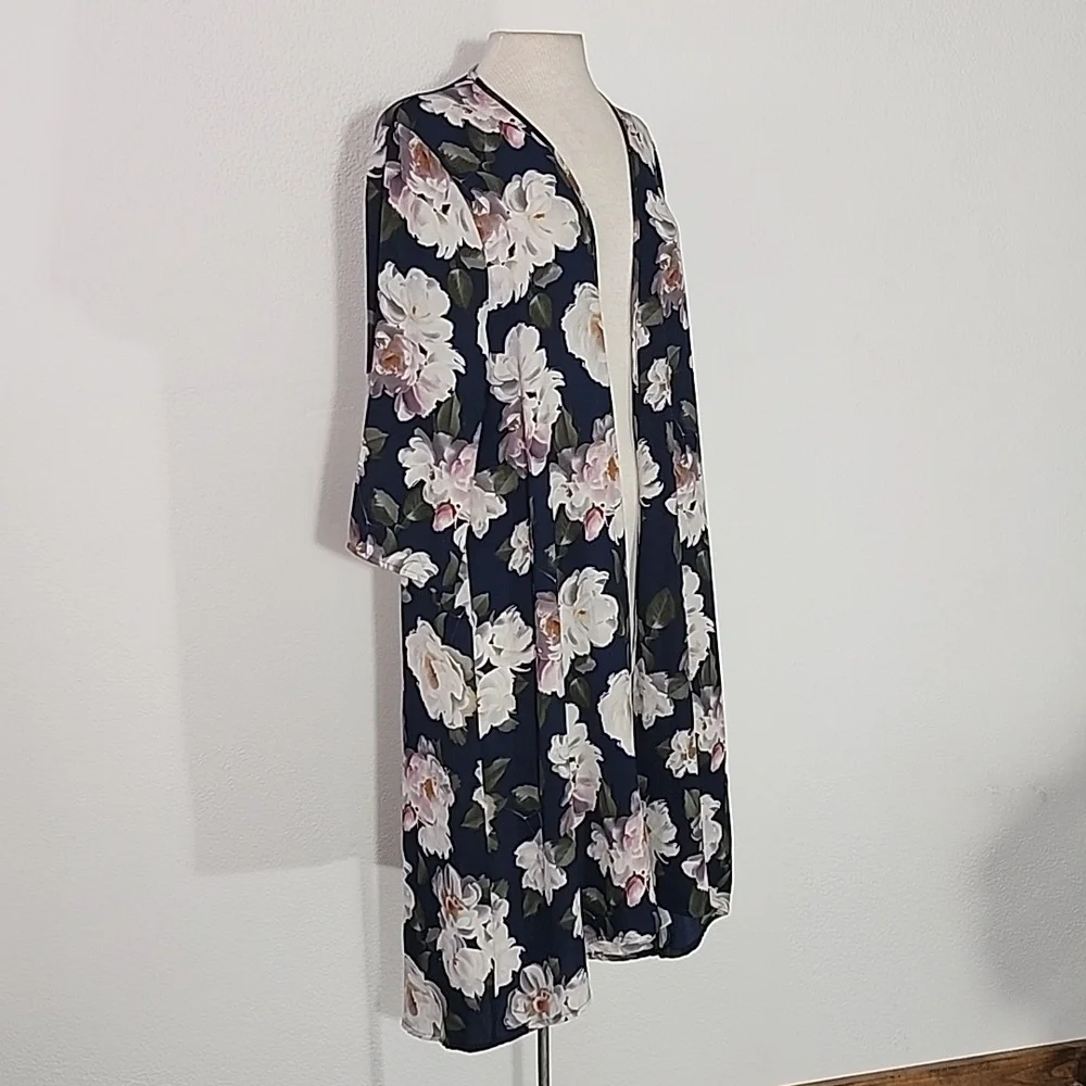 Umgee Kimono Large Flowers Lace Strip On Back Navy Multi Size S